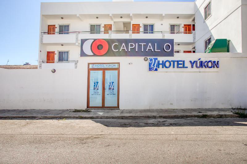 Capital O Hotel Yukon Playa del Carmen Esterno foto